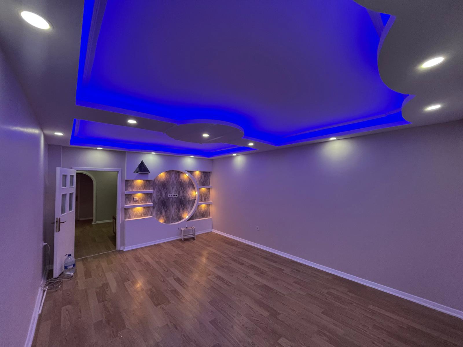 BAĞLUM BULVAR ÜZERİ 1.KAT İÇİ YAPILI DAİRE