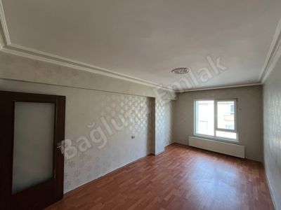 KAFKASLAR'DA BULAVARA 200M MESAFEDE İÇİ YAPILI GENİŞ DAİRE — fotoğraf 5