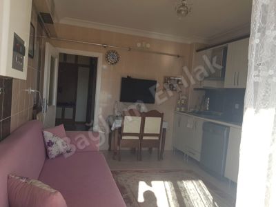 BADEMLİK CAD. 2 DAKİKA YÜRÜME MESAFESİNDE İÇİ YAPILI FIRSAT DAİRE — fotoğraf 3