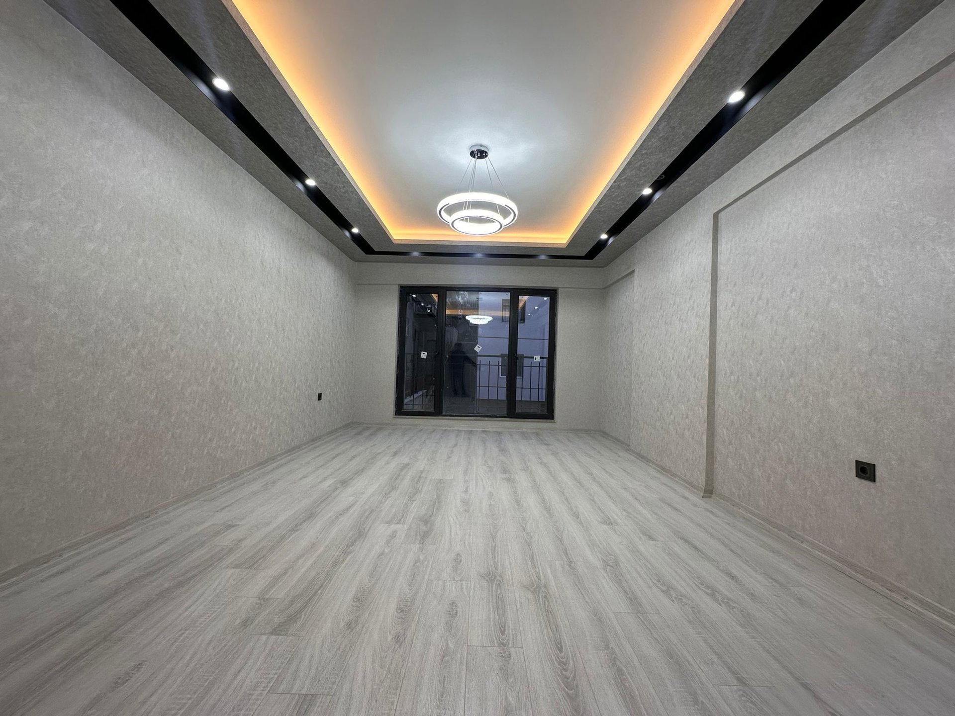 ATAPARK'TA SİTE KONSEPTİNDE LÜX YAPILI SATILIK DAİRE