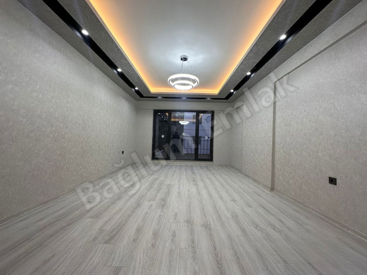 ATAPARK'TA SİTE KONSEPTİNDE LÜX YAPILI SATILIK DAİRE
